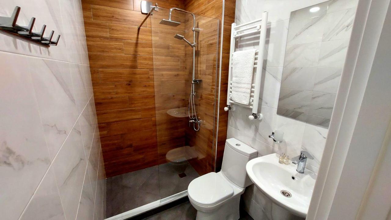 Falcon Boutique Hotel Тбилиси Экстерьер фото