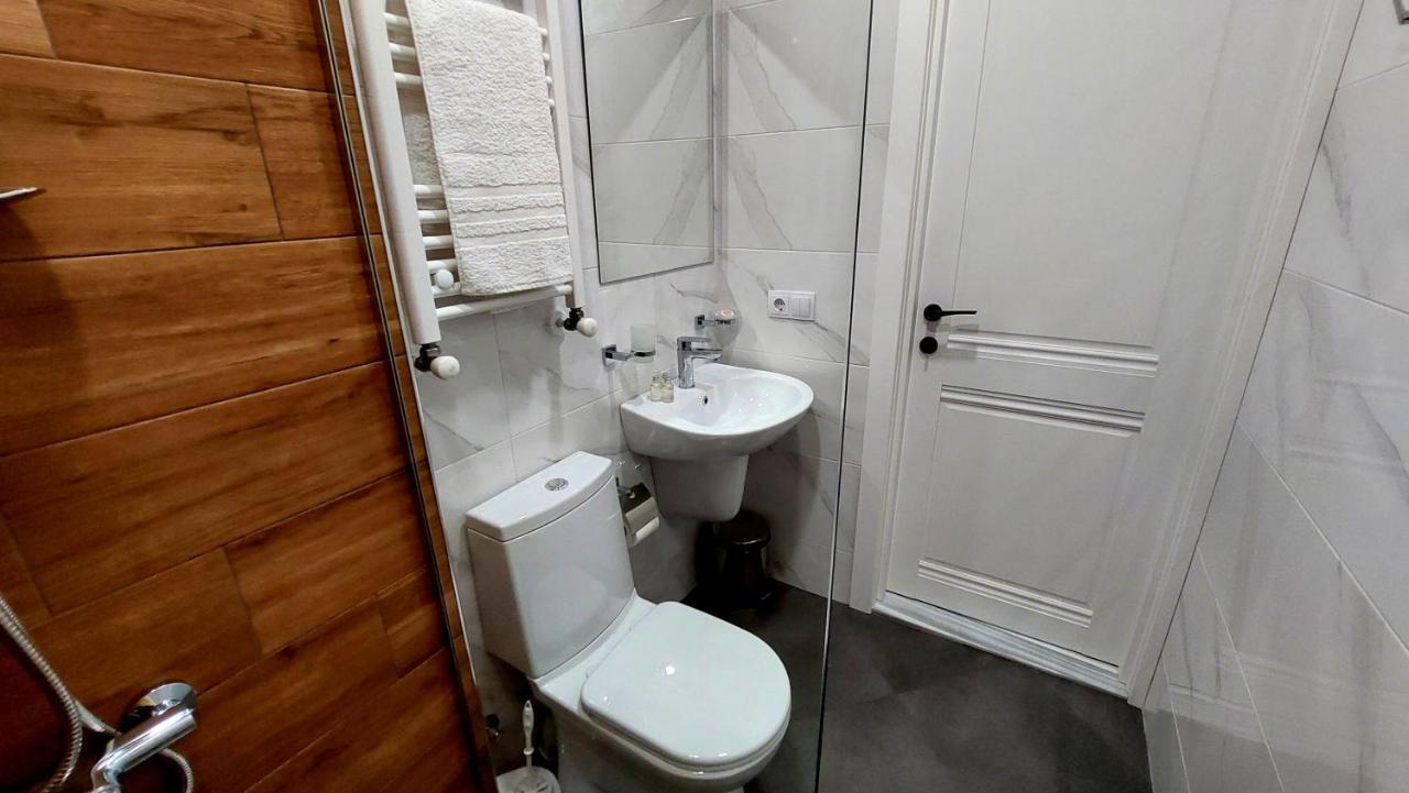 Falcon Boutique Hotel Тбилиси Экстерьер фото