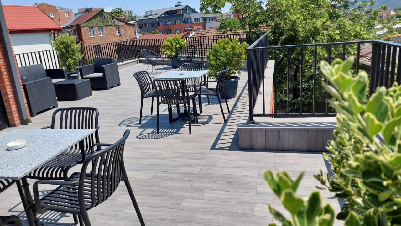 Falcon Boutique Hotel Тбилиси Экстерьер фото